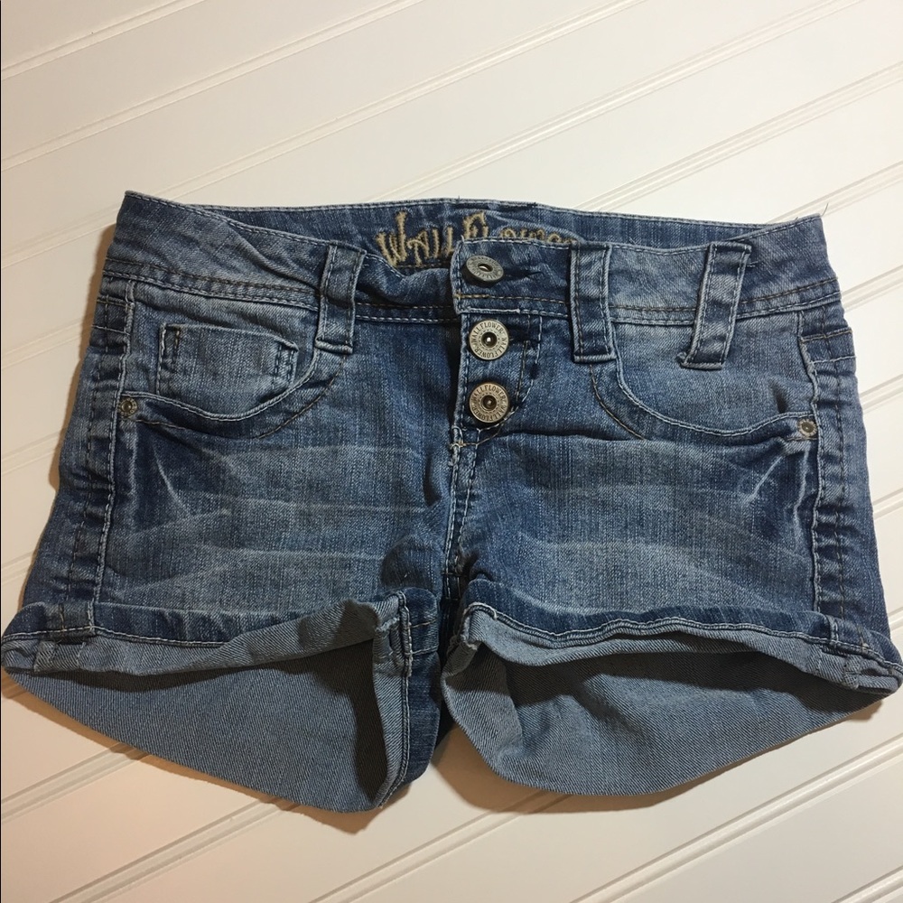 Wallflower jean shorts Juniors size 3